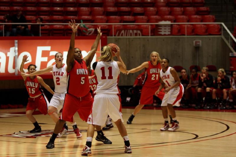 2010-01-16 15:31:51 ** Basketball, Damenbasketball, Janita Badon, Kalee Whipple, Taryn Wicijowski, UNLV, Utah Utes ** 