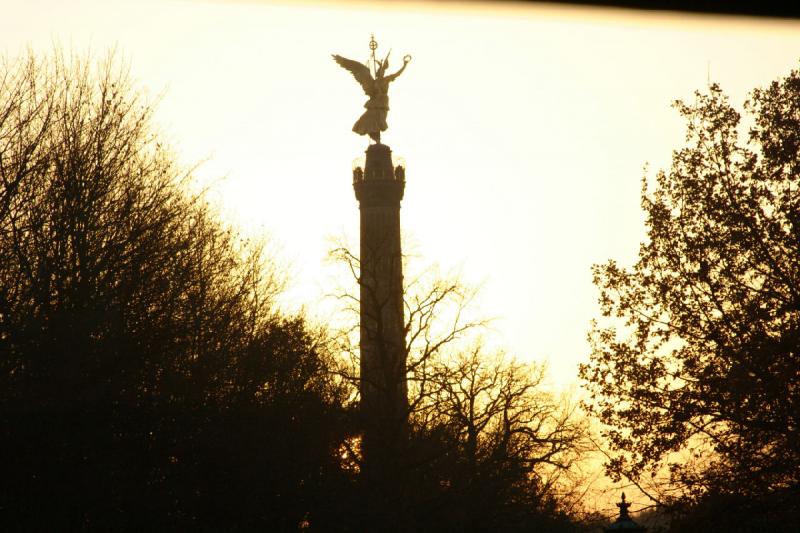 2006-11-27 15:36:44 ** Berlin, Deutschland ** Siegessäule im Sonnenuntergang. Im Volksmund 'Goldelse' genannt.