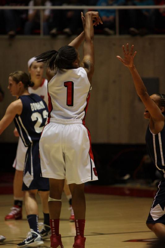 2011-02-12 16:28:34 ** Basketball, BYU, Damenbasketball, Janita Badon, Michelle Plouffe, Utah Utes ** 