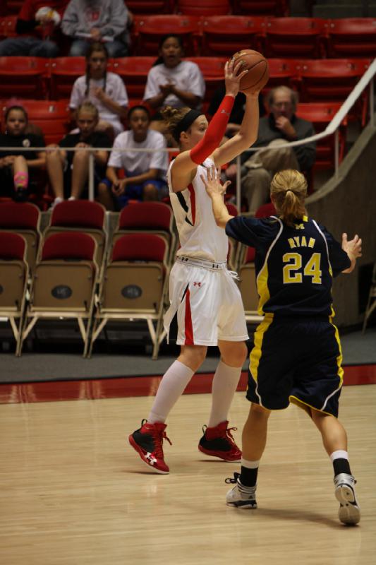 2012-11-16 16:40:03 ** Basketball, Damenbasketball, Michelle Plouffe, Michigan, Utah Utes ** 