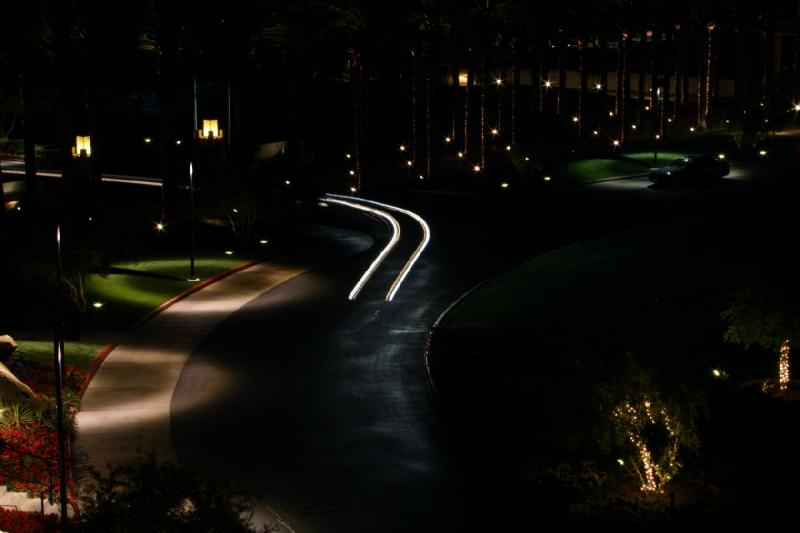 2007-04-14 20:10:58 ** Phoenix ** Entry driveway of our hotel with a car. 2007-04-14 20:10:58 ** Phoenix ** Entry driveway of our hotel with a car.