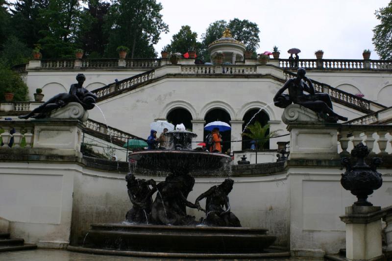 2005-08-20 12:41:22 ** Deutschland, München ** Brunnen am Schloß Linderhof.