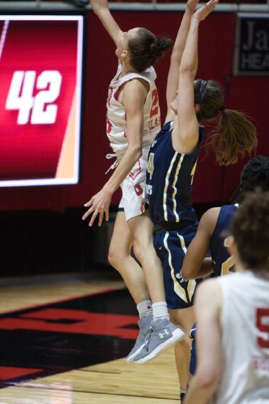 2017-12-21 13:59:55 ** Basketball, Damenbasketball, Megan Huff, Oral Roberts, Tilar Clark, Utah Utes ** 