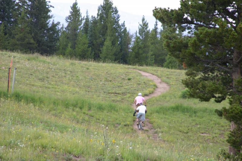 2006-07-23 15:35:12 ** Vail ** Here it looks more like up-hill. 2006-07-23 15:35:12 ** Vail ** Here it looks more like up-hill.