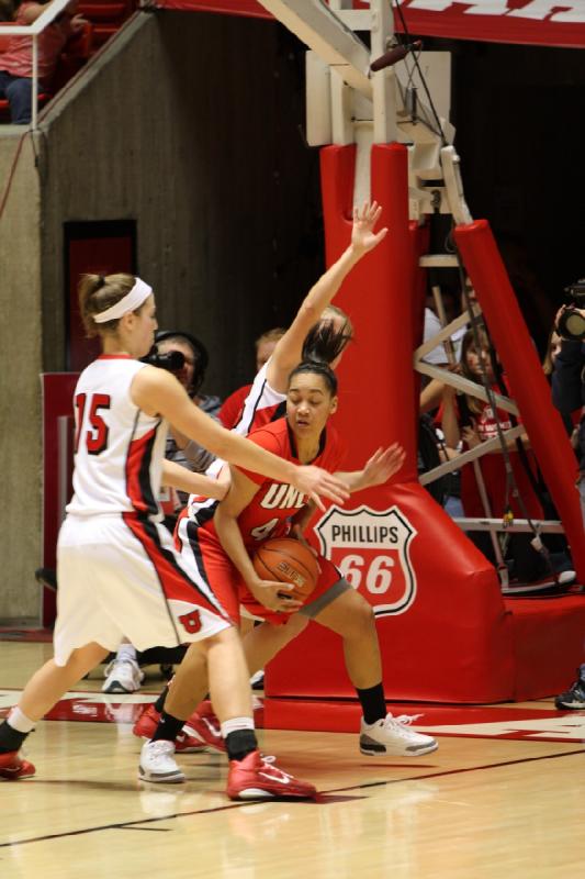 2011-02-01 21:41:55 ** Basketball, Damenbasketball, Michelle Plouffe, Rachel Messer, UNLV, Utah Utes ** 