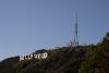 Hollywood-Schriftzug und Antennenanlage.