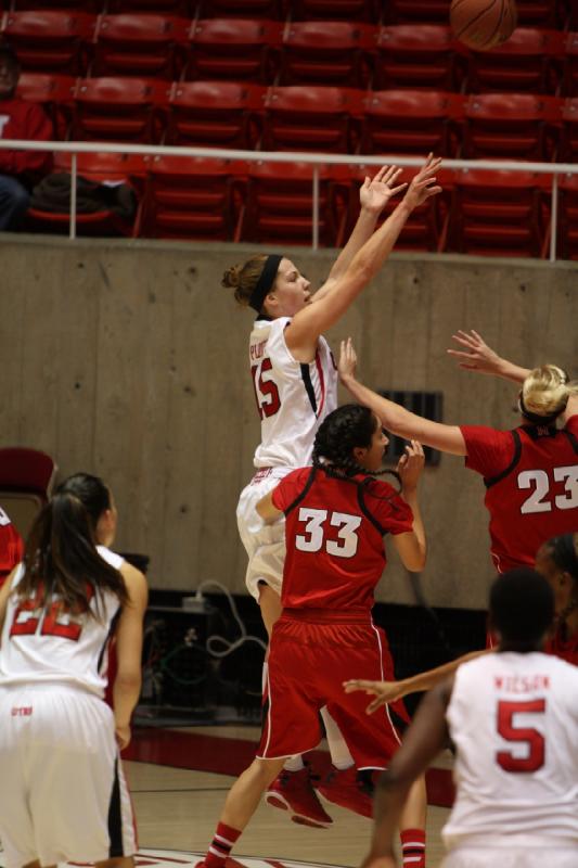 2013-11-15 17:44:54 ** Basketball, Cheyenne Wilson, Damenbasketball, Danielle Rodriguez, Michelle Plouffe, Nebraska, Utah Utes ** 