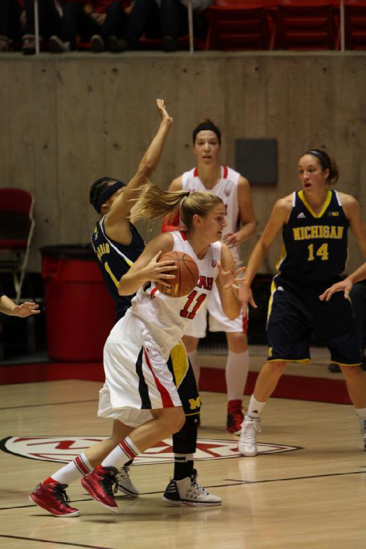 2012-11-16 16:40:58 ** Basketball, Damenbasketball, Michelle Plouffe, Michigan, Taryn Wicijowski, Utah Utes ** 