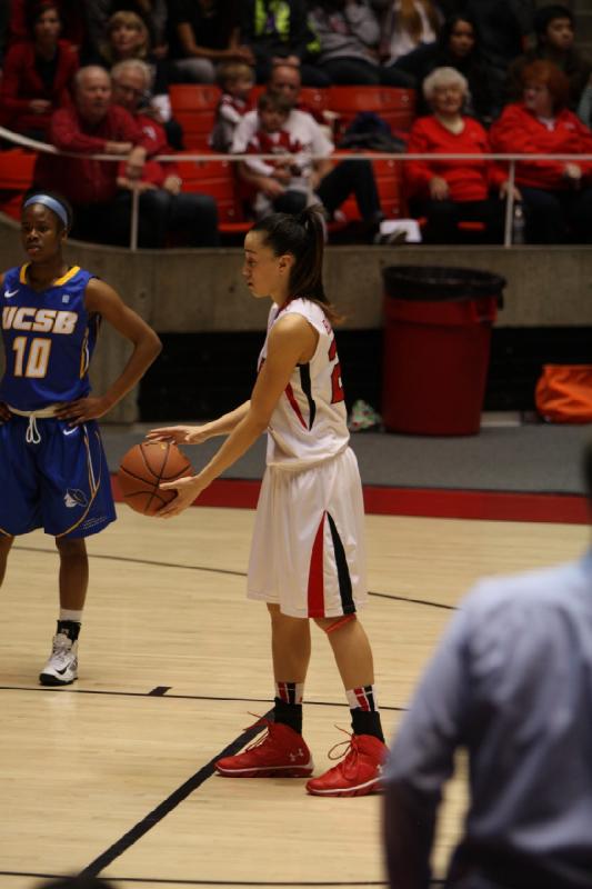 2013-12-30 20:39:44 ** Basketball, Damenbasketball, Danielle Rodriguez, UC Santa Barbara, Utah Utes ** 