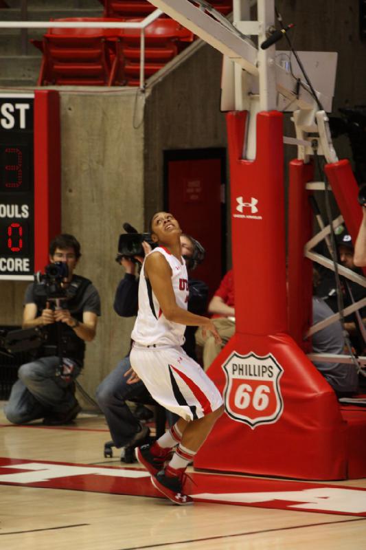 2013-01-18 19:11:00 ** Arizona, Basketball, Damenbasketball, Iwalani Rodrigues, Utah Utes ** 