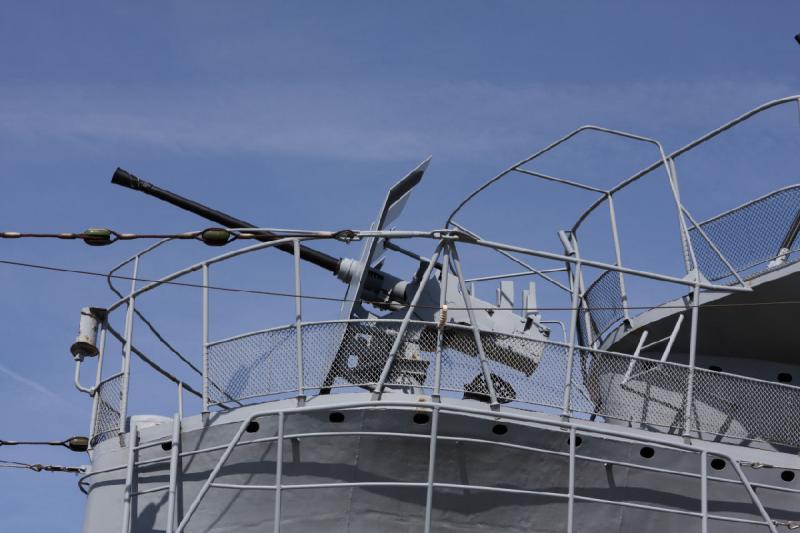 2010-04-07 12:27:09 ** Germany, Laboe, Submarines, Type VII, U 995 ** Flak in the winter garden of the tower.