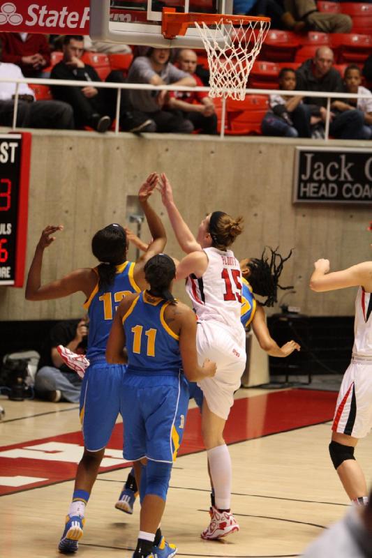 2014-03-02 15:29:10 ** Basketball, Damenbasketball, Emily Potter, Michelle Plouffe, UCLA, Utah Utes ** 