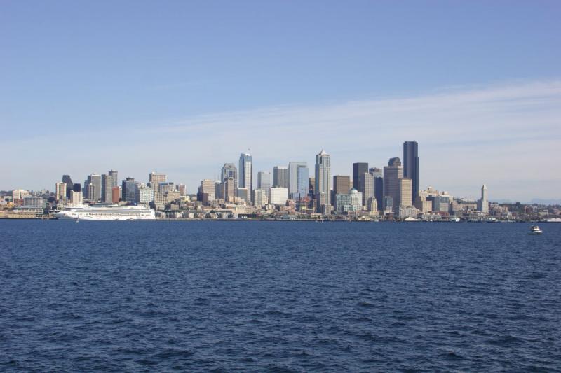 2007-09-01 14:05:08 ** Seattle ** Seattle Skyline with the 'Norwegian Star' at the cruise ship pier.