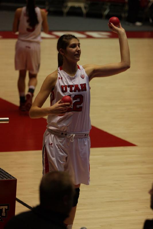 2014-01-26 16:48:56 ** Arizona, Basketball, Emily Potter, Malia Nawahine, Utah Utes, Women's Basketball ** 