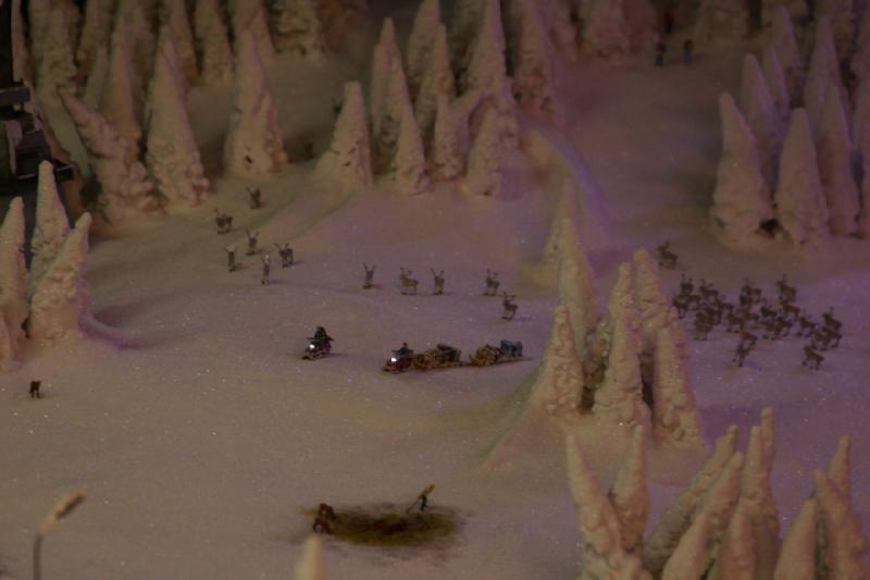 2006-11-25 10:03:54 ** Deutschland, Hamburg, Miniaturwunderland ** Schneemobile und Rentiere.