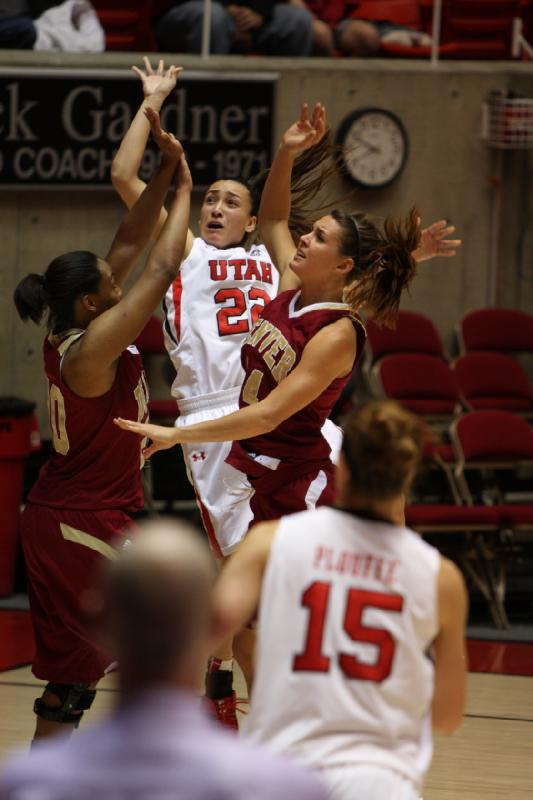 2013-11-08 21:38:32 ** Anthony Levrets, Basketball, Damenbasketball, Danielle Rodriguez, Michelle Plouffe, University of Denver, Utah Utes ** 