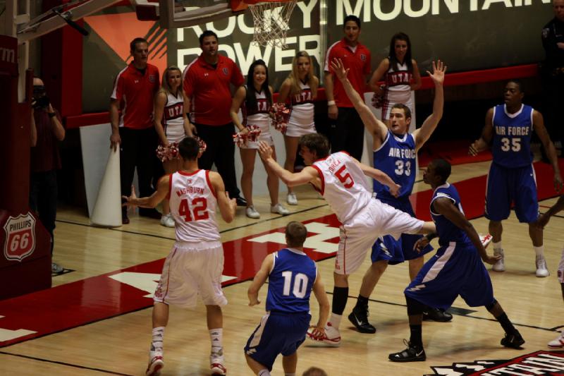 2010-01-23 16:08:20 ** Air Force, Basketball, Herrenbasketball, Jason Washburn, Luka Drca, Utah Utes ** 