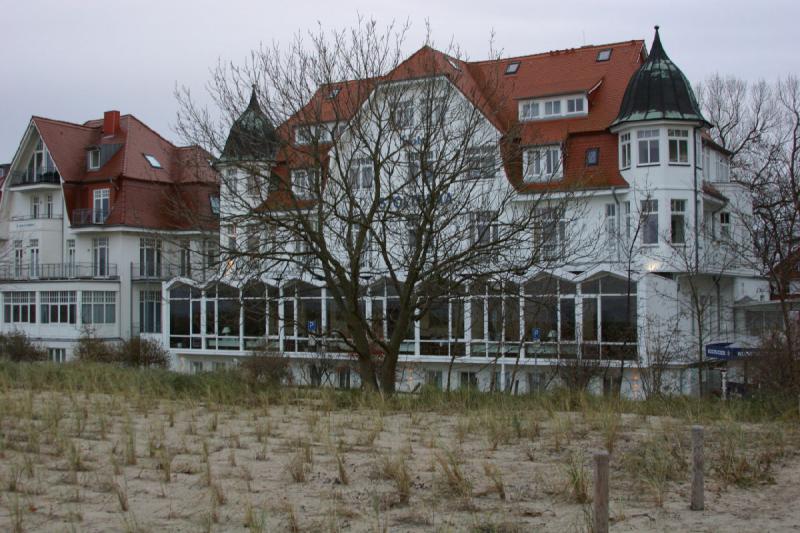 2006-11-26 15:42:24 ** Deutschland, Warnemünde ** Hotel am Strand von Warnemünde.