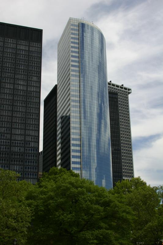 2006-05-07 13:22:54 ** New York ** Gebäude von Manhattans 'Battery Park' aus.