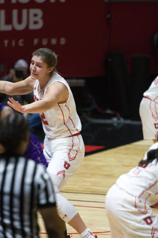 2016-12-17 13:26:10 ** Basketball, Emily Potter, Erika Bean, Utah Utes, Weber State, Women's Basketball ** 