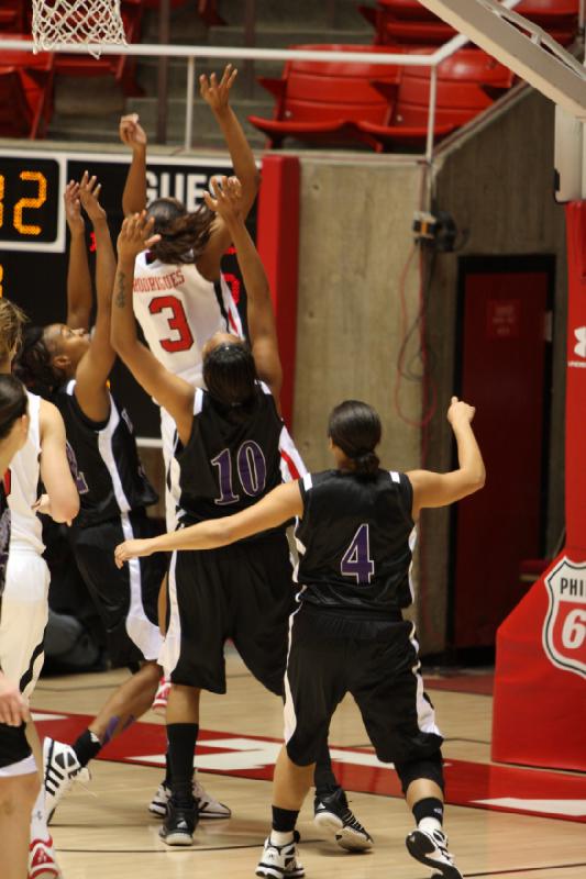 2011-12-01 19:24:41 ** Basketball, Iwalani Rodrigues, Michelle Plouffe, Utah Utes, Weber State, Women's Basketball ** 