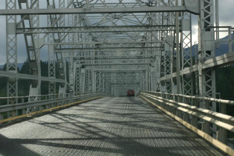 2005-05-06 18:05:15 ** Oregon ** On the 'Bridge of the Gods'.