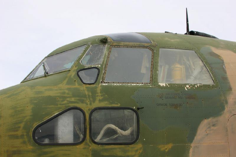 2007-04-01 14:44:12 ** Air Force, Hill AFB, Utah ** Cockpit of the C-123K, a short-range cargo plane.