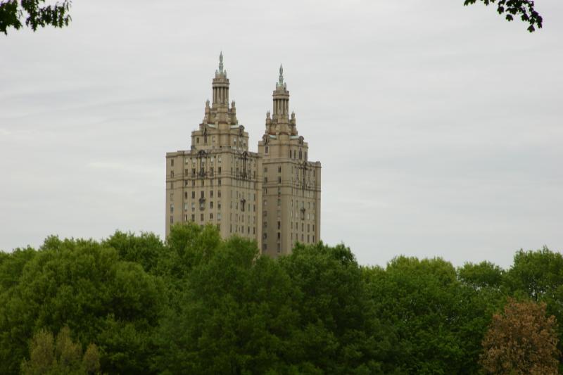 2006-05-08 13:54:12 ** New York ** Wenn ich mich richtig erinnere, dann hat uns der Rikscha-Fahrer gesagt, daß in diesem Gebäude Teil von Ghostbusters gedreht wurde.