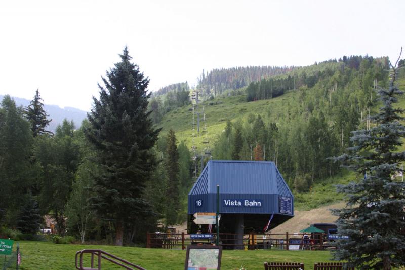 2006-07-22 11:40:22 ** Vail ** One of the many ski lifts. 2006-07-22 11:40:22 ** Vail ** One of the many ski lifts.