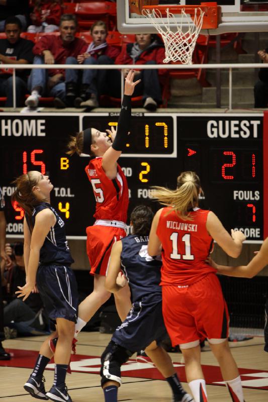 2012-12-08 15:33:57 ** Basketball, BYU, Damenbasketball, Michelle Plouffe, Taryn Wicijowski, Utah Utes ** 