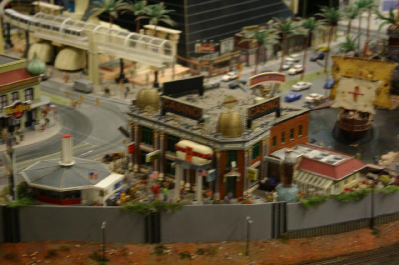 2006-11-25 09:31:44 ** Deutschland, Hamburg, Miniaturwunderland ** Verwackeltes Las Vegas.