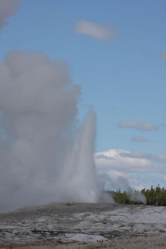 2008-08-15 11:41:58 ** Yellowstone National Park ** Old Faithful.