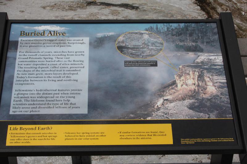 2009-08-03 11:38:28 ** Yellowstone National Park ** Description of the edge of 'Excelsior Geyser Crater'.