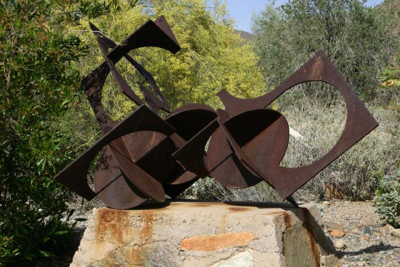 2007-04-14 15:52:40 ** Phoenix, Taliesin West ** Sculpture. 2007-04-14 15:52:40 ** Phoenix, Taliesin West ** Sculpture.